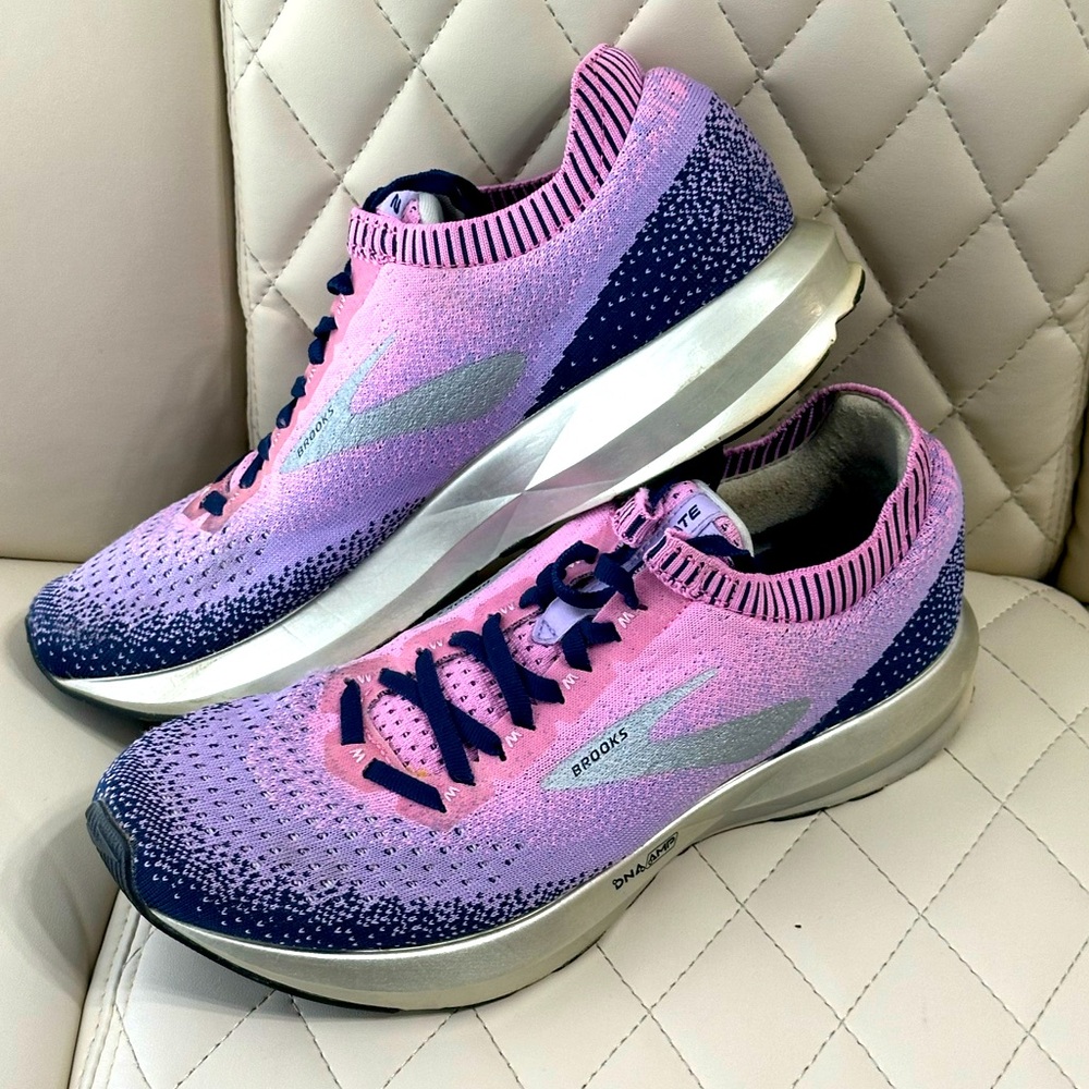 Brooks Women's Purple Pink Knit Running Shoes